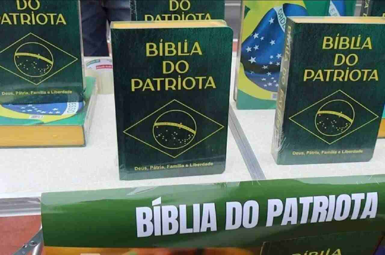 “Bíblia do Patriota”, invenção bolsonarista gera polêmica