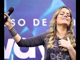Ana Paula Valadão manda cinegrafistas descerem do altar em conferência