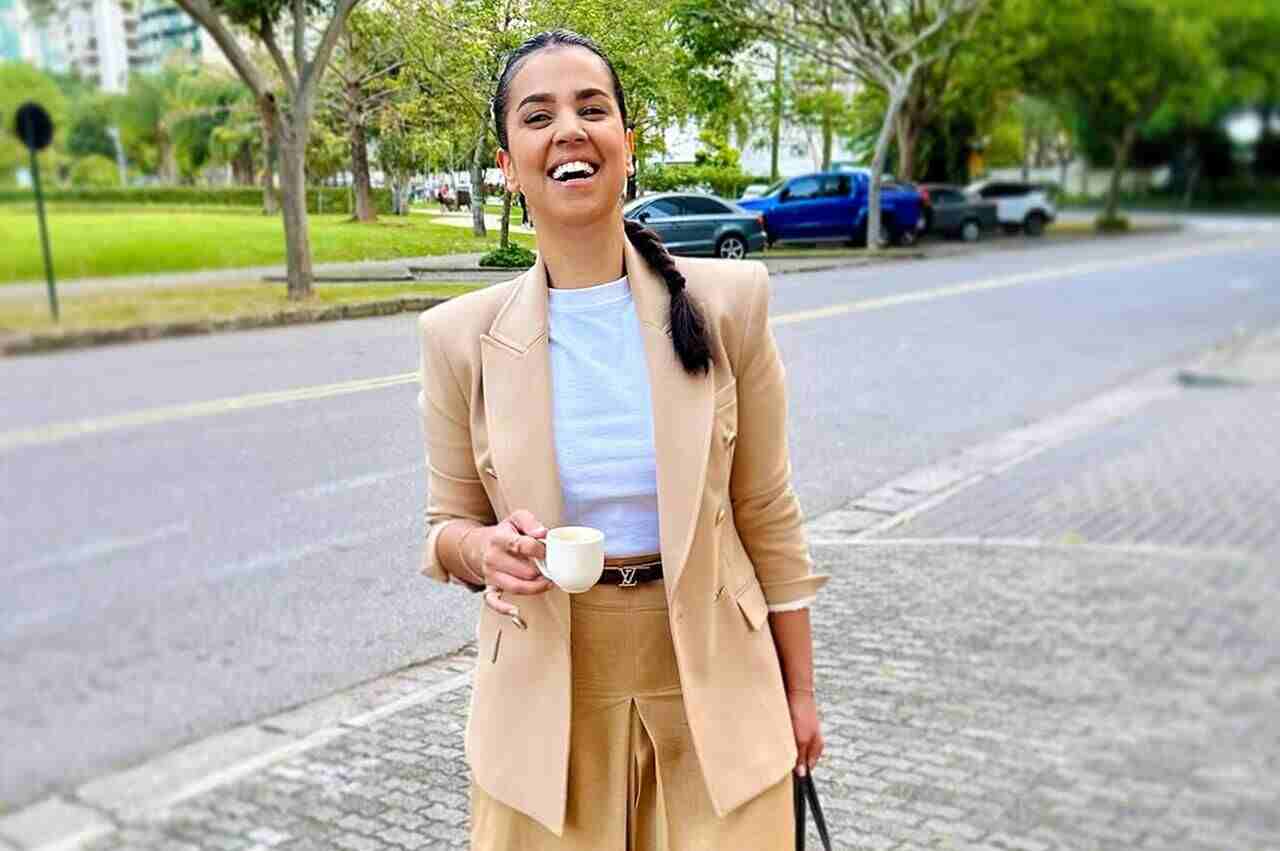 PREGADORA OU  MERCENÁRIA  CAMILA BARROS COBRA 90 MIL REAIS DA  PREFEITURA  POJUCA DA BAHIA PRA PREGAR