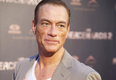 Jean-Claude Van Damme rebate acusações de envolvimento com tráfico de pessoas