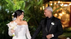 Jogador Wesley França exibe fotos do seu casamento discreto