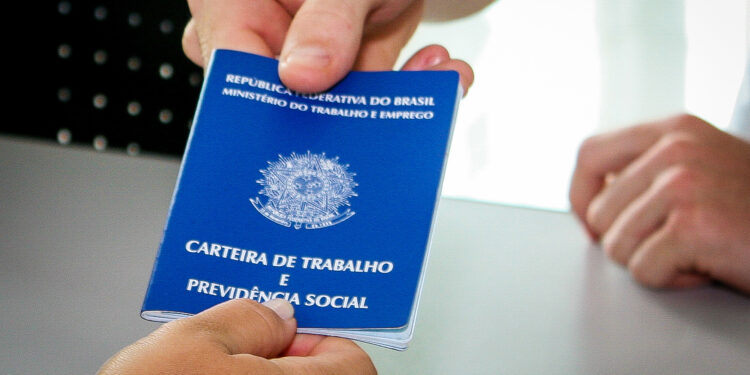 Proposta de redução da jornada de trabalho mantém salários intactos